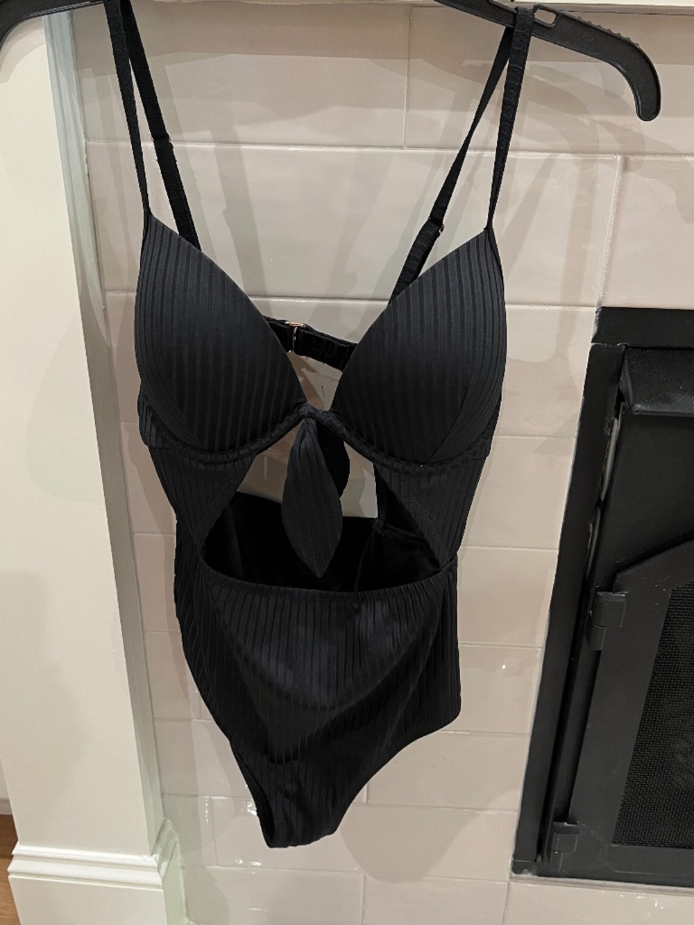 Women’s shade and shore swim suit size 34D